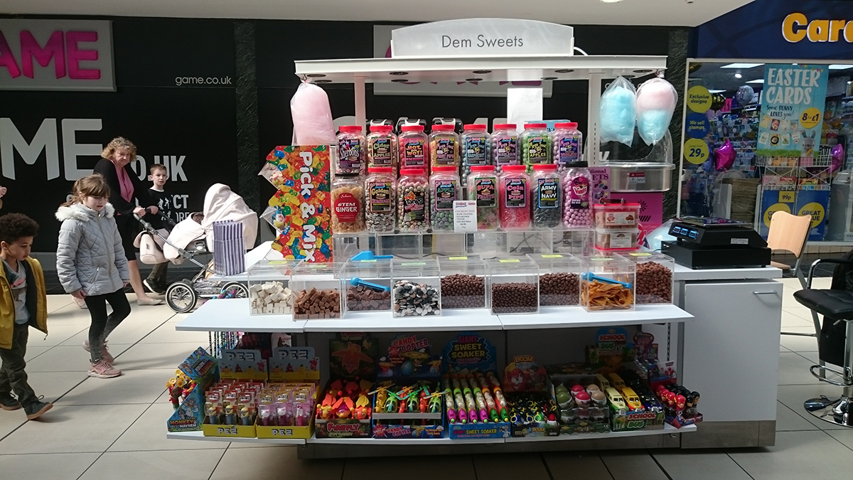 Dem Sweets Starts Trading on Mobile Kiosk in High Chelmer